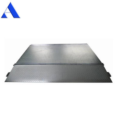 Μέγεθος τραπεζιού 2000x2200mm Ζυγισμένο και ανοξείδωτο χάλυβα Κινητή ράμπα αποβάθρας φόρτωσης για ανελκυστήρα